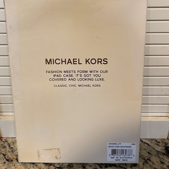NWT Michael Kors Mono Embossed Neoprene Lime Ipad 2 Case - Picture 3 of 10